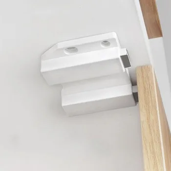 Magnetinio Paspauskite Rikošetas Prietaiso Plastiko Touch Skląsčiai už Spintos Stalčių Automatiškai išstumti magnetinis durų atidarytuvas ranka