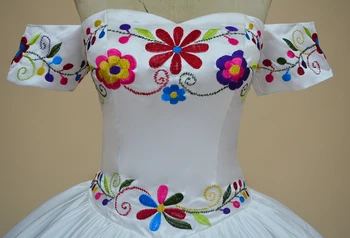 Pasakų Baltas 3D Gėlių Kamuolys Suknelė Meksikos Quinceanera Prom Dresses Siuvinėjimo Saldus 16 Suknelė Vestidos 15 Anos